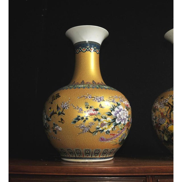 Kangxi Chinese Porcelain Vases, Set of 2 For Sale - Image 4 of 10