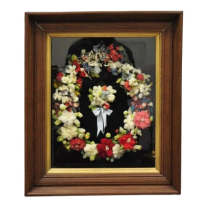 Early 20th Century Victorian Mahogany Deep Shadow Box Frame Felt Cotton Mourning Wreath Wall Art