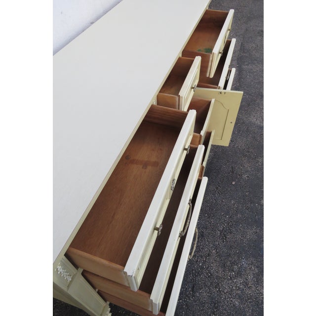 Mid 20th Century Dixie French Shabby Chic Painted Long Dresser Bathroom Vanity Tv Console 6223 For Sale - Image 16 of 18