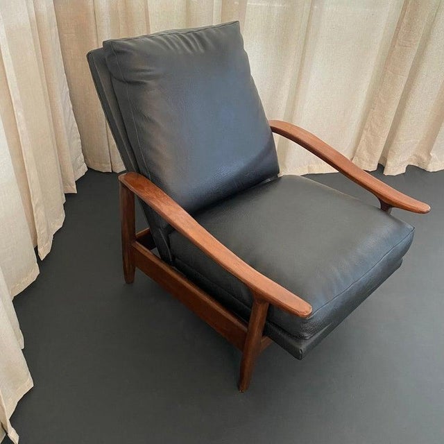Milo Baughman 1960s Mid-Century Modern Milo Baughman Attributed Black Leather Recliner Ottoman Set For Sale - Image 4 of 16