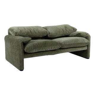 Mid-Century Modern Maralunga Sofa by Vico Magistretti for Cassina, 1970 For Sale