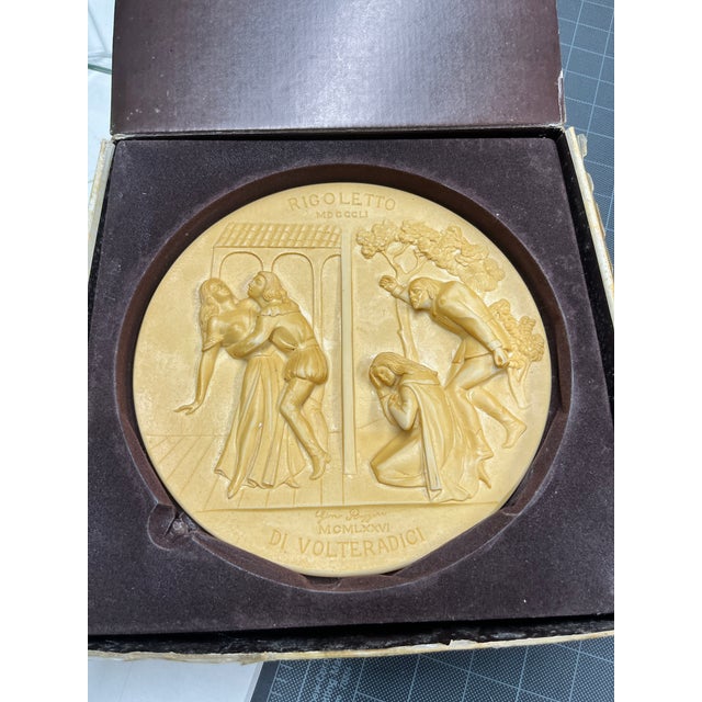 Numbered wall plate by Gino Ruggeri for La Scala in Milan, Italy. Ready to hang Rigoletto plate in original box.