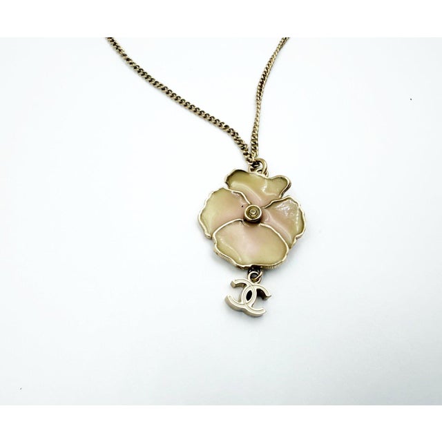 Contemporary Chanel Gold CC Pink Camellia Flower Necklace For Sale - Image 3 of 4