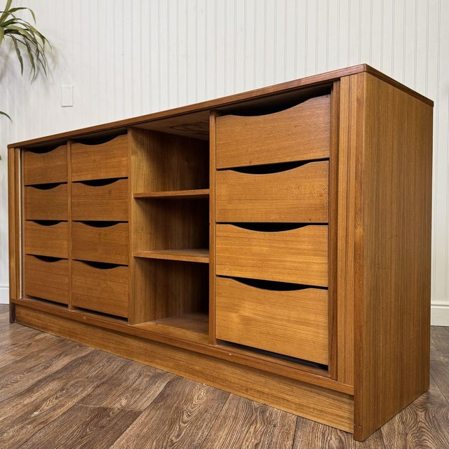 Mid 20th Century Mid Century Modern Danish Teak Hundevad Credenza or Dresser For Sale - Image 5 of 17