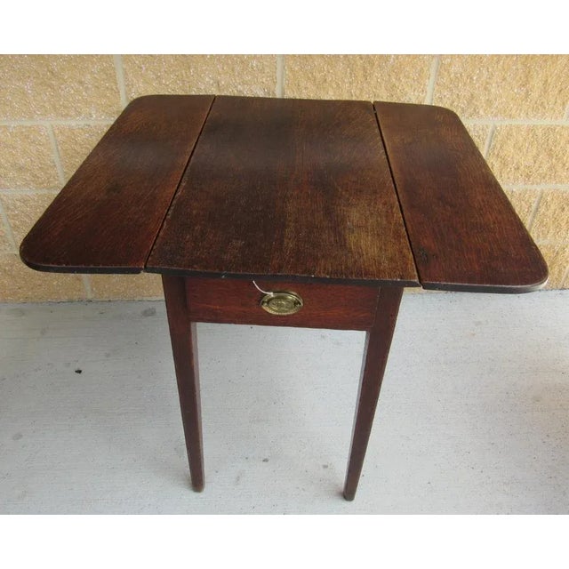 Antique English Oak Pembroke Drop-Leaf Side Table With Drawer, Circa 1880–1900 For Sale In Raleigh - Image 6 of 11