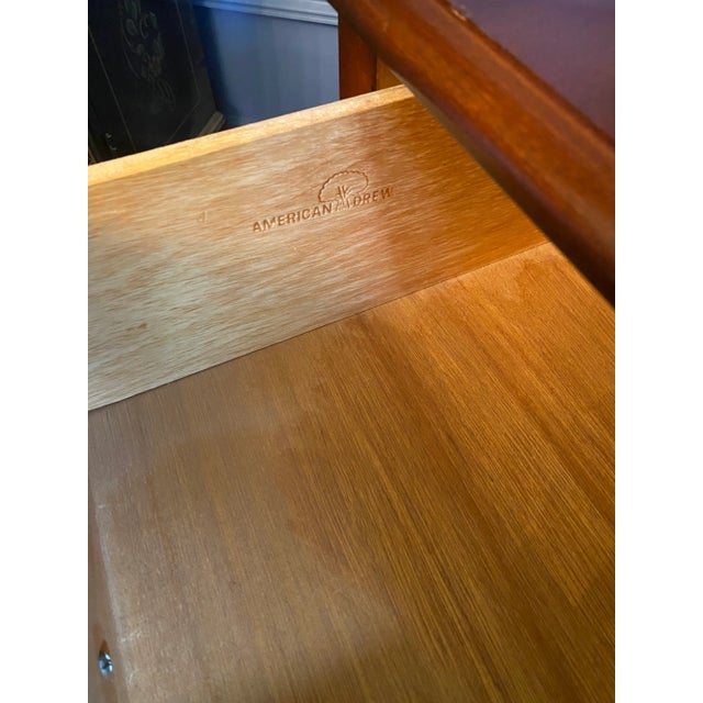 Brown American Drew Queen Anne Side End Table For Sale - Image 8 of 9