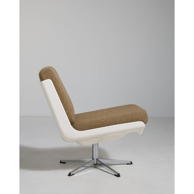 Variopur Space Age Upholstered Swivel Chair, Antique, Germany, Circa 1970 For Sale In Greensboro - Image 6 of 13