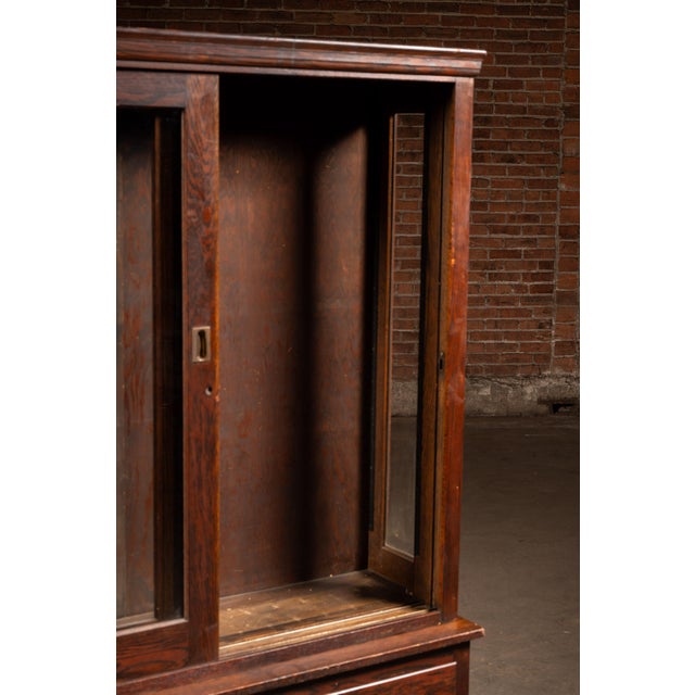 Antique Kewaunee Quarter-Sawn Oak Laboratory Display Cabinet, Circa 1910s–1920s For Sale - Image 4 of 12