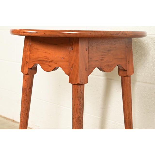 Wood Ethan Allen Style Queen Anne Solid Walnut Tea Table or Occasional Side Table For Sale - Image 7 of 9