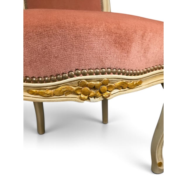 Mid 20th Century Vintage Pair of French Provincial Louis XV Style Blush Pink Velvet Accent Chairs For Sale - Image 5 of 7