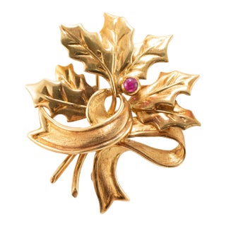 Vintage Tiffany & Co. 18k Yellow Gold 0.06ct Cabochon Ruby Leaf Brooch For Sale