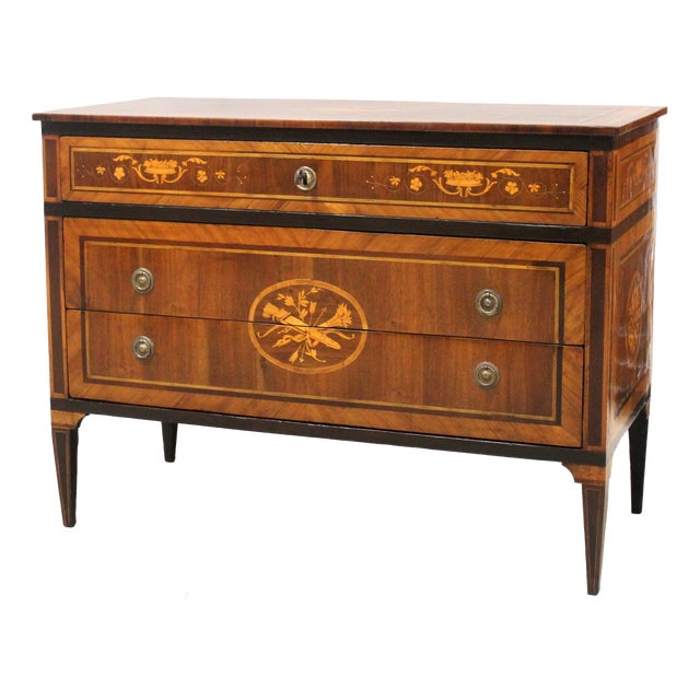 Antique Italian Louis XVI Chest of Drawers in Walnut, 1700s For Sale