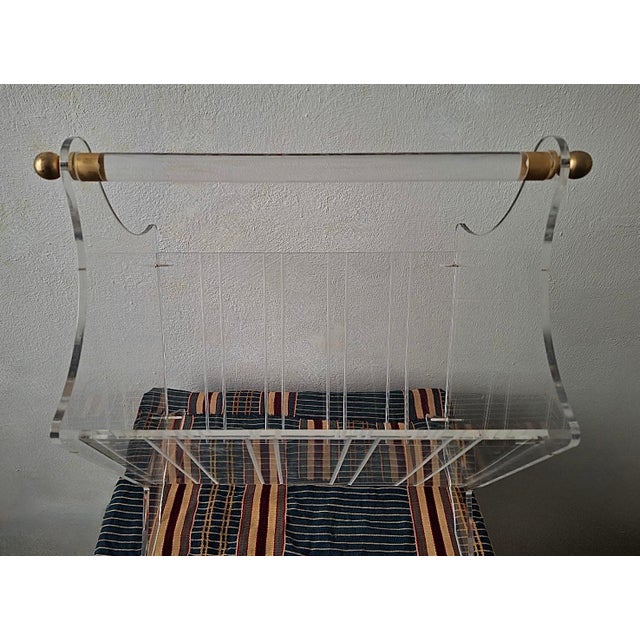 Gold Magazine Rack in Acrylic and Brass, 1970s For Sale - Image 8 of 10