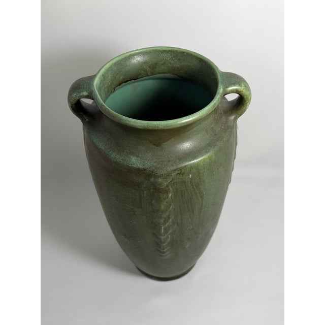 Vintage Niloak Art Pottery Green Double-Handle Vase – Benton, Arkansas For Sale - Image 9 of 11