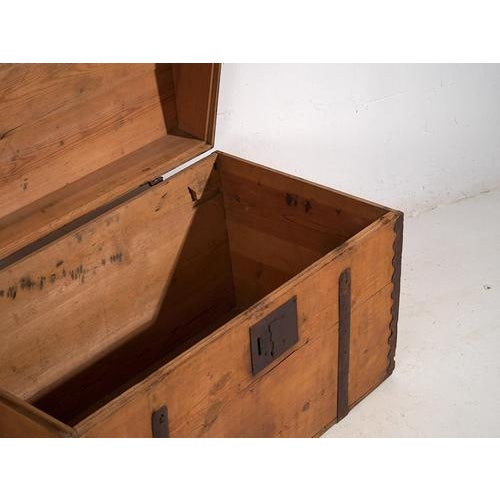 Antique Trunk with Metal Structure, 1900 For Sale - Image 4 of 10