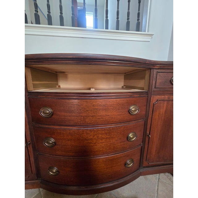 (Set) Exquisite 1948 Drexel “Travis Court” Federal Revival Sideboard & China Cabinet For Sale - Image 18 of 18