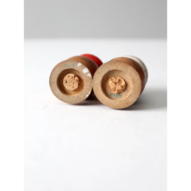 Brown Mid Century Wood Salt & Pepper Shakers Set For Sale - Image 8 of 9