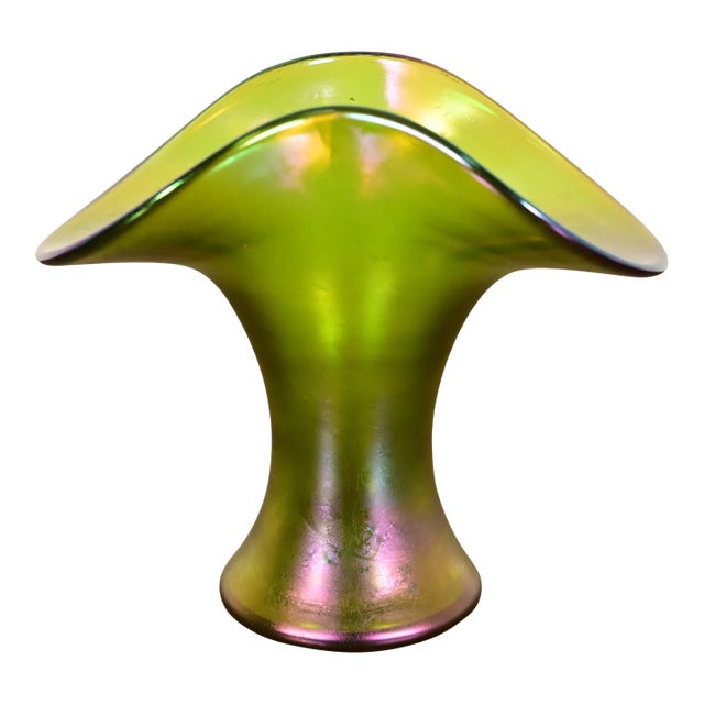 Loetz Art Nouveau Creta Glatt Iridescent Art Glass Vase, Circa 1900 For Sale