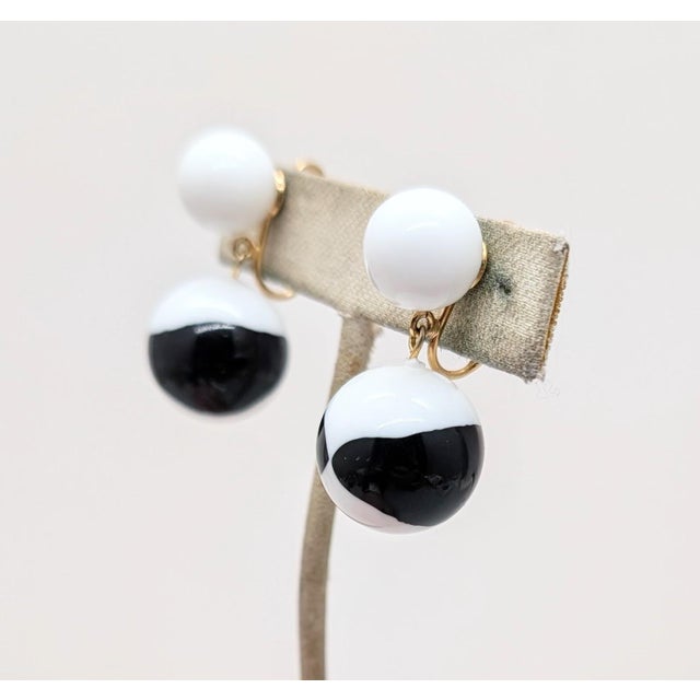 Mid-Century Modern Vintage Signed Crown Trifari Black & White Resin Dangle Clip Earrings-2 Pieces For Sale - Image 3 of 9
