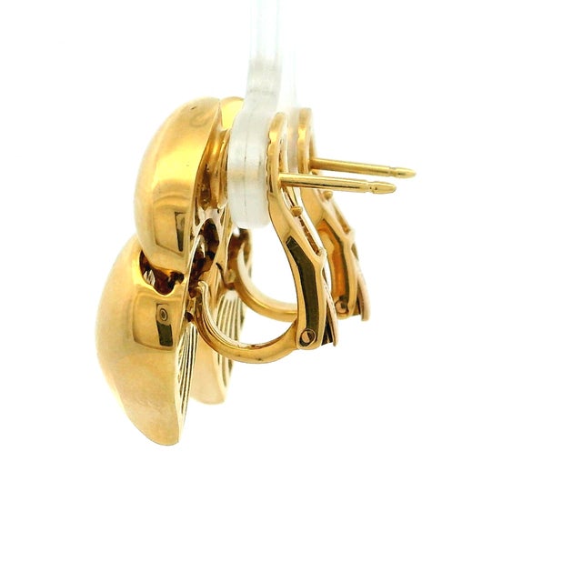 1980s Bulgari Puffy Gancio Link 18k Yellow Gold Earrings, Pair For Sale - Image 9 of 11