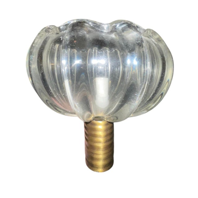 An elegant single wall sconce designed by Ercole Barovier for Barovier & Toso from the 1950’s, featuring a sculptural...