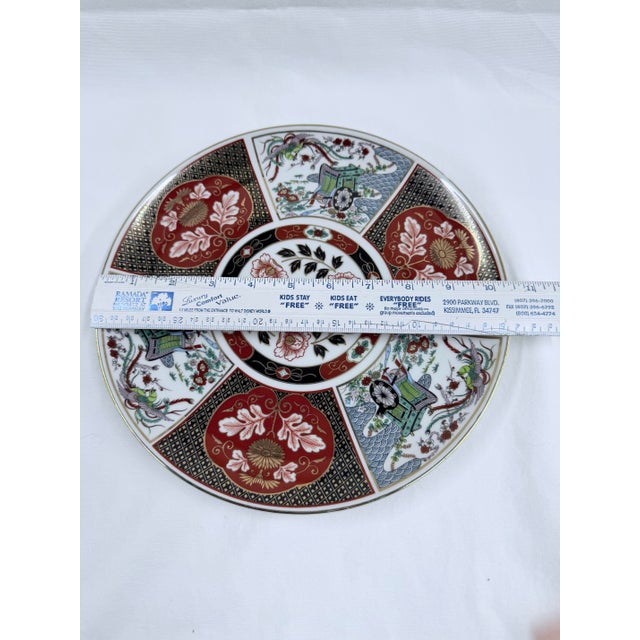 Japanese Mid 20th Century Japanese Imari Porcelain Fan-Shaped Dish in Red and White For Sale - Image 3 of 10