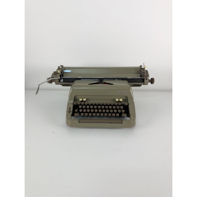 Vintage Italian Everest Typewriter, 1940s For Sale - Image 10 of 14