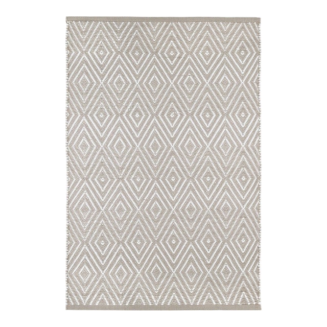 Dash & Albert by Annie Selke Diamond Platinum/White Indoor/Outdoor Rug, 2'6" x 18' For Sale