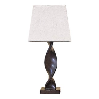 Vintage Mid-Century Modern Sculptural Twisted Spiral Wood-Look Resin Table Lamp For Sale