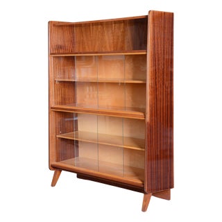 Mid-Century Display Cabinet in Mahogany attributed to Nový Domov, Czech, 1950s For Sale