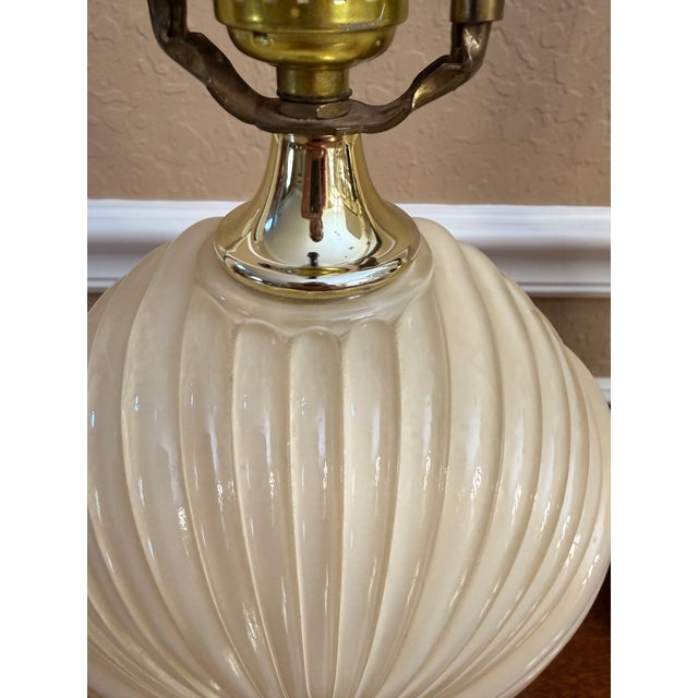 Metal 1980s Postmodern Novelty Crystal Corp. Shell Grotto Glass & Lucite Table Lamps - A Pair For Sale - Image 7 of 12