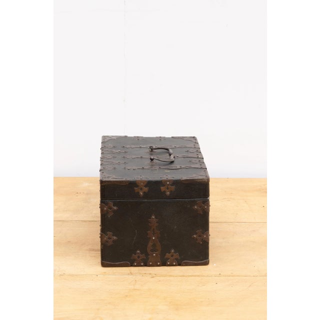 Traditional Mid 19th Century Jewelry Box For Sale - Image 3 of 10