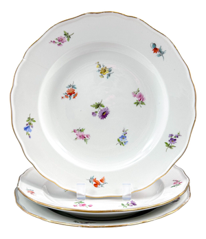 Meissen Porcelain Plates with Streublumen Decoration, Germany, 1880s, Set of 3