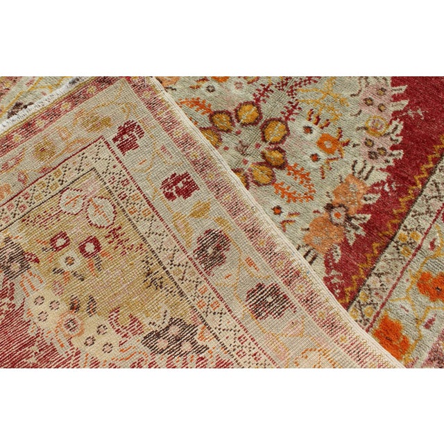 1940's Vintage Turkish Oushak With Floral Central Medallion and Flower Cornices For Sale In Atlanta - Image 6 of 7