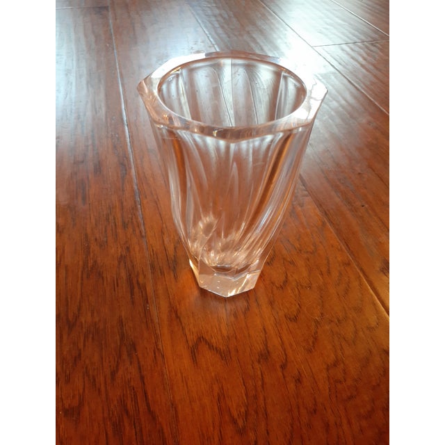 1990s Signed Orrefors Sweden Lead Crystal Jan Johansson Fleur Swirl Vase For Sale In Dallas - Image 6 of 6
