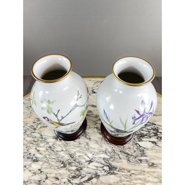 20th Century Porcelain The Meadowland Bird Vase from Franklin Porcelain, 1980s, Set of 2 For Sale - Image 9 of 10