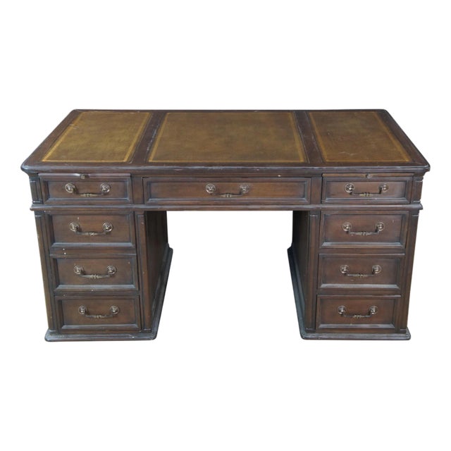 Sligh Furniture Late 20th Century Tooled Leather Executive Office Library Desk For Sale