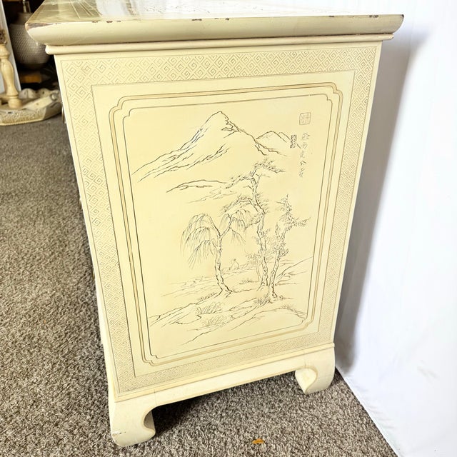 Vintage Ming Style Connoisseur Dresses With Folding Mirror by Drexel Heritage For Sale In Miami - Image 6 of 12