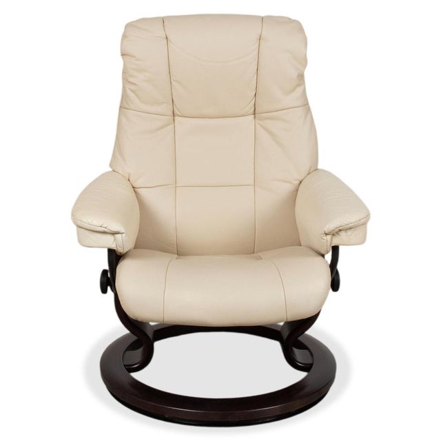 Set of Mayfair Leather Chair with Ottoman from Stressless For Sale - Image 18 of 18