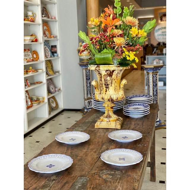 DESCRIPTION: This simplified Antico Deruta dinnerware salad plate is now available in a set of 4. It is characterized by a...