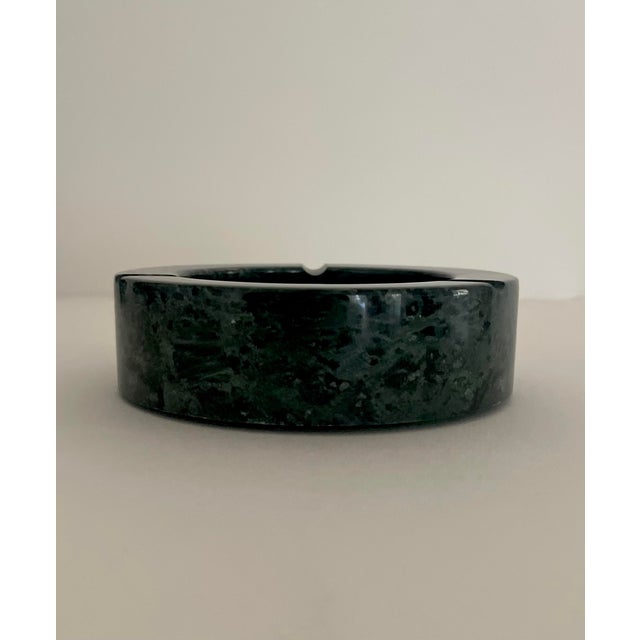 Vintage Italian green marble ashtray, circa 1980s. Great styling as a catchall for a nightstand, dresser and/or coffee table!