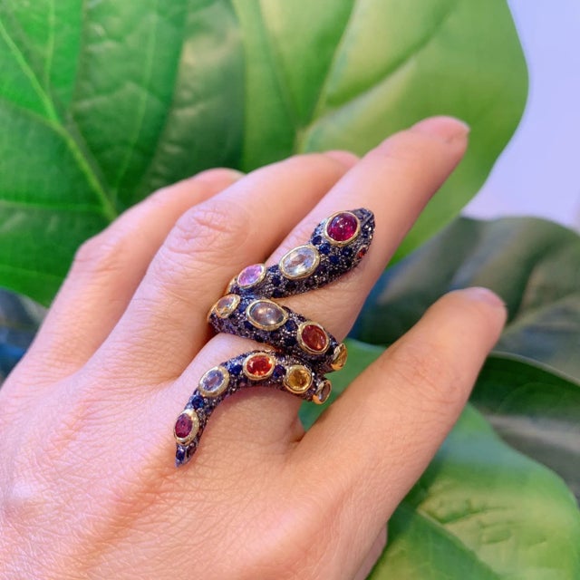 Bochic “Orient” Serpent Fancy Sapphire & Ruby Ring Set In 18K Gold & Silver, Size 4 For Sale - Image 4 of 12