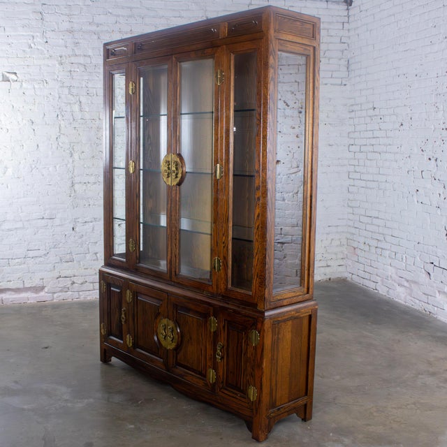Late 20th Century Campaign or Chinoiserie Style Lighted China Hutch by Bernhardt Dark Oak & Brass For Sale - Image 13 of 18