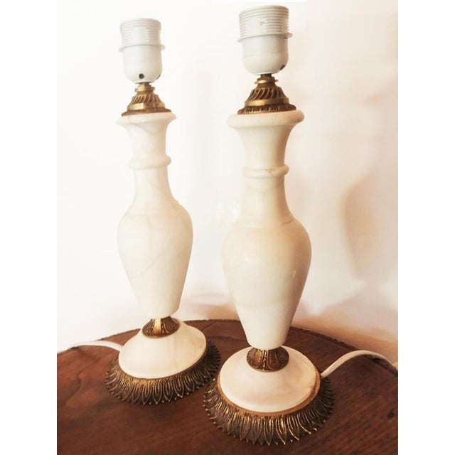 White Marble and Gilded Bronze Table Lamps, 1970s, Set of 2 For Sale - Image 6 of 10
