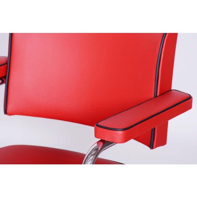 Maker: Mauser Architect: Gilbert Rohde As a result of the cartel agreement with the Mauser company, the production of this...