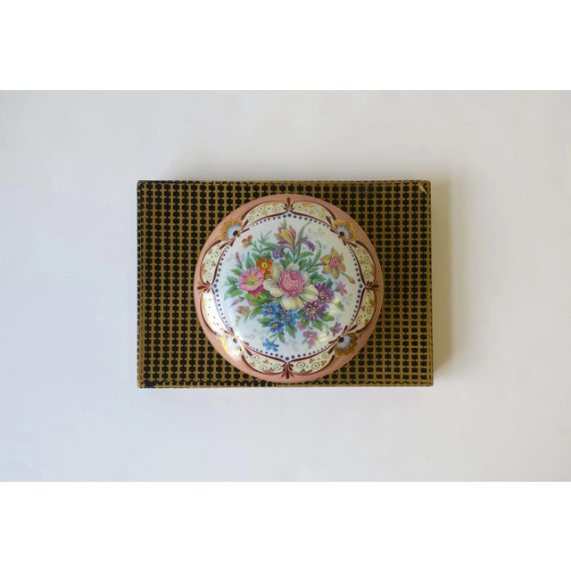 French Porcelain Jewelry Box For Sale In New York - Image 6 of 13