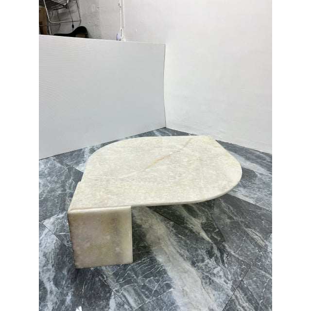 Mid-Century Modern Italian Variegated Onyx Marble Teardrop Coffee Table, 1970s For Sale - Image 3 of 13