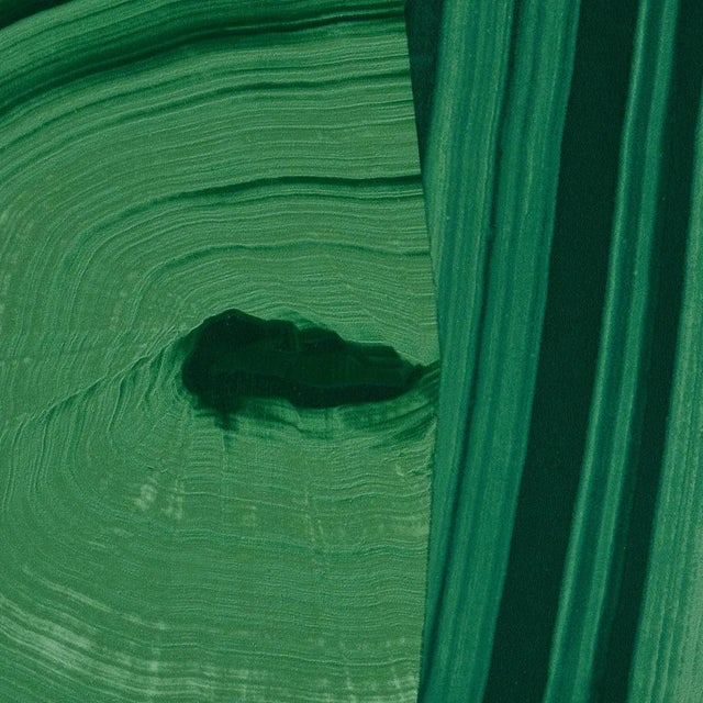 Abstract Sample - Schumacher X Miles Redd Agate Slice Wallpaper in Malachite Green For Sale - Image 3 of 4