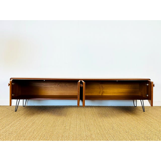 Low Scandinavian Teak Sideboard with 4 Doors and Hairpin Legs, 1960 For Sale - Image 6 of 17