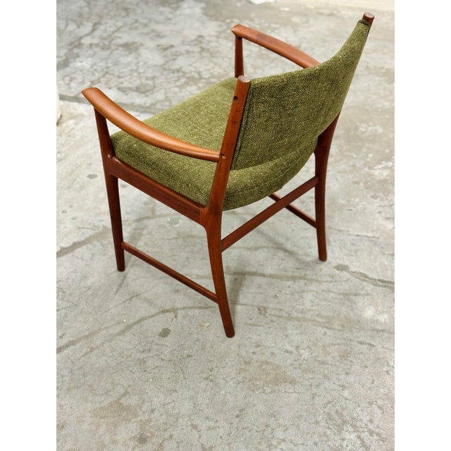 Wood Vintage Danish Modern Teak Dining Chairs, Set of 4 For Sale - Image 7 of 12